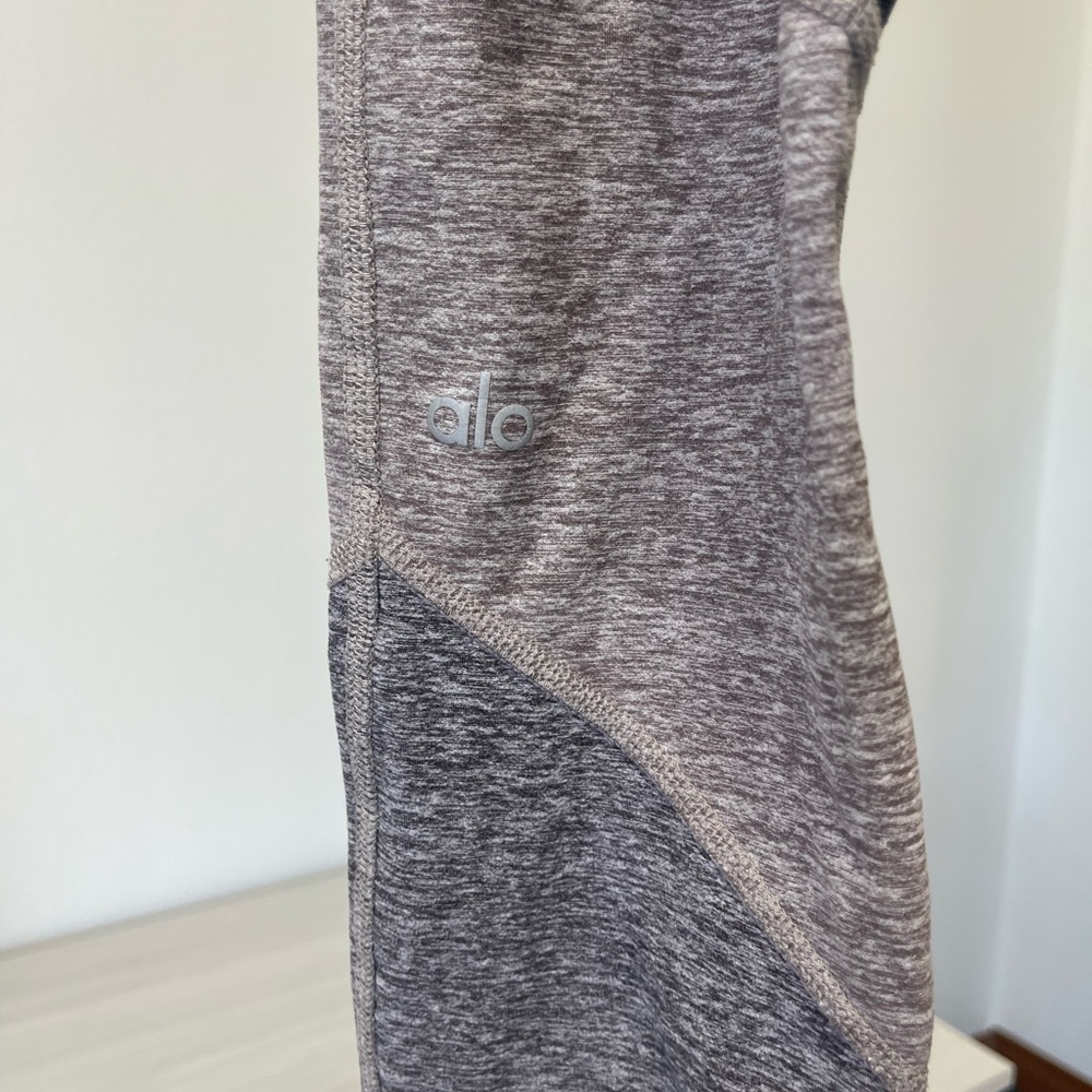 ALO GREY MULTI COLORED LEGGINGS Sz XS - Picture 5 of 6